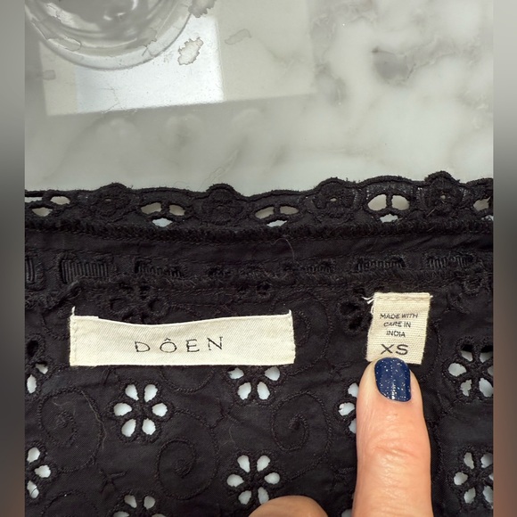 DOEN Docia Black Eyelet Puff Sleeve Eye Hook Victorian Style Peplum Top XS - Picture 5 of 7